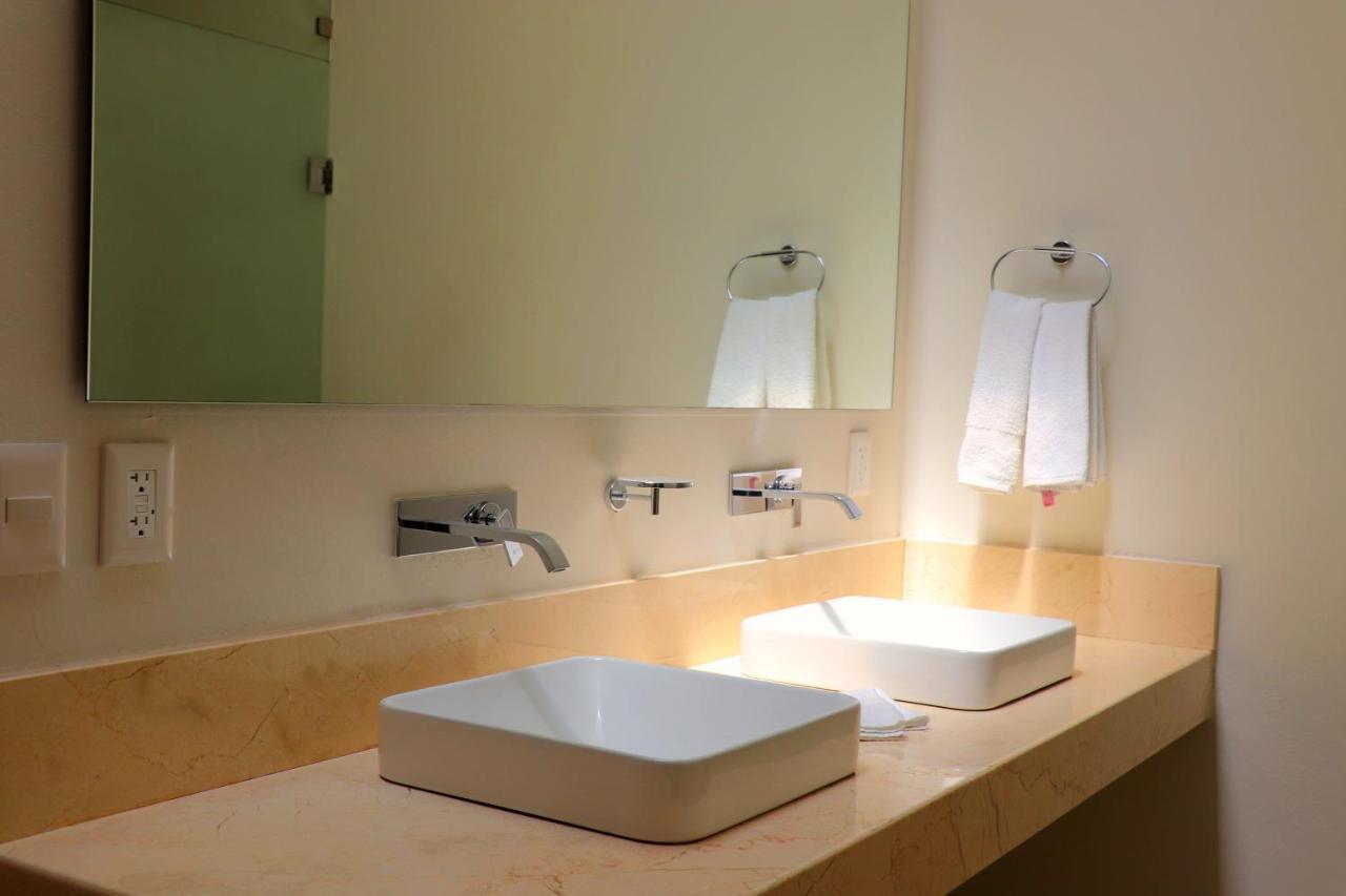 Lydmar Boutique Hotel Сиуатанехо Екстериор снимка